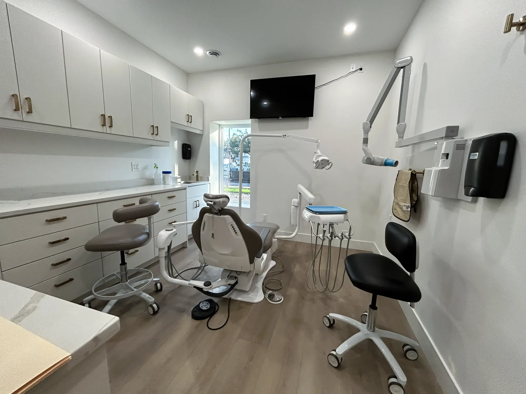 1485 Erie St, Dental Workstation
